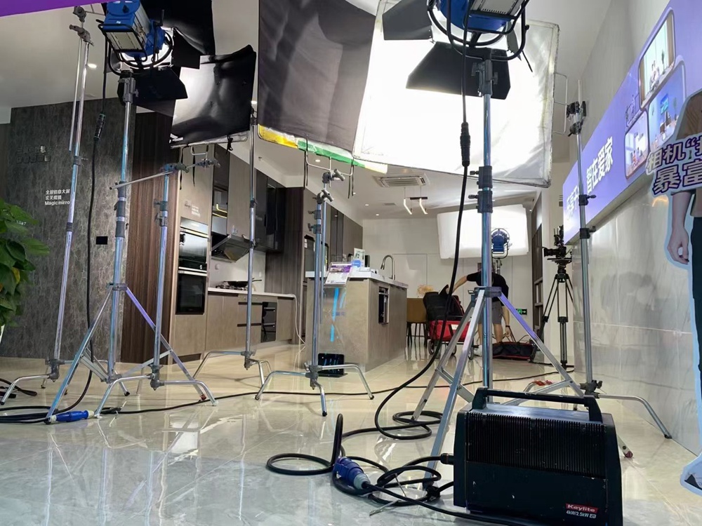 2.4影视级电影灯光组2700K-6500K色温调节